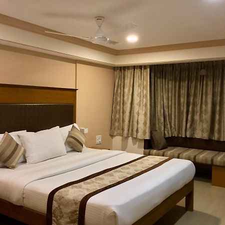 Hotel Sai Towers Puttaparthi Exterior foto