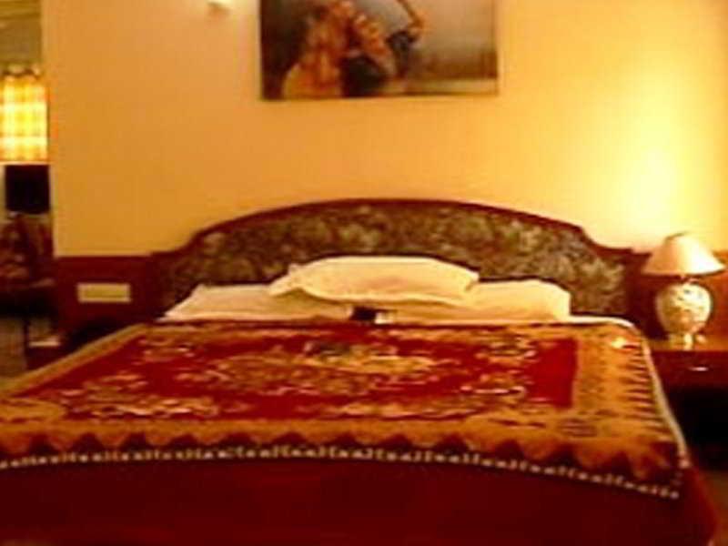 Hotel Sai Towers Puttaparthi Exterior foto