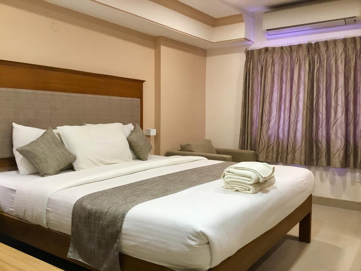 Hotel Sai Towers Puttaparthi Exterior foto