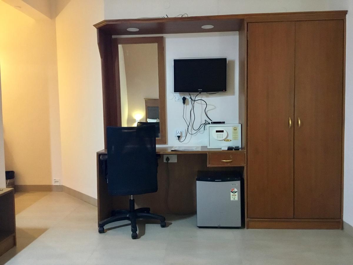 Hotel Sai Towers Puttaparthi Exterior foto
