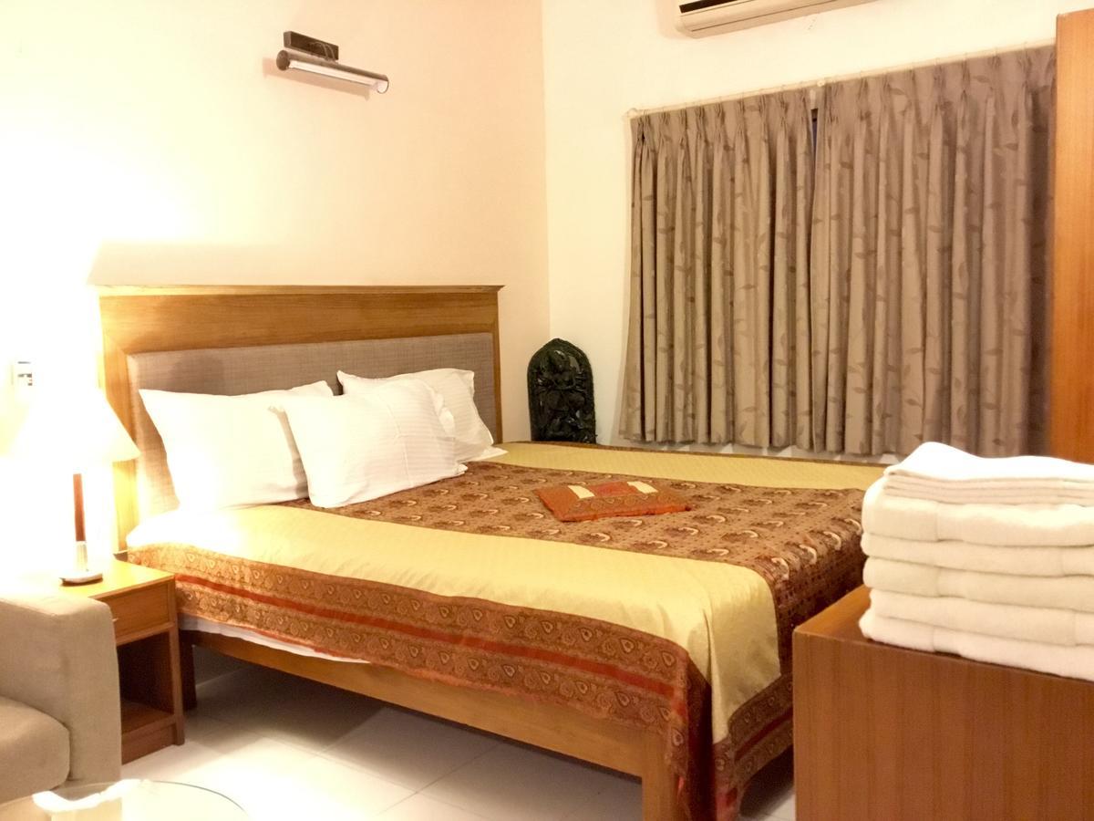 Hotel Sai Towers Puttaparthi Exterior foto