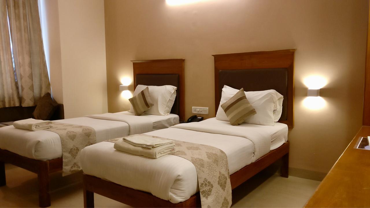 Hotel Sai Towers Puttaparthi Exterior foto