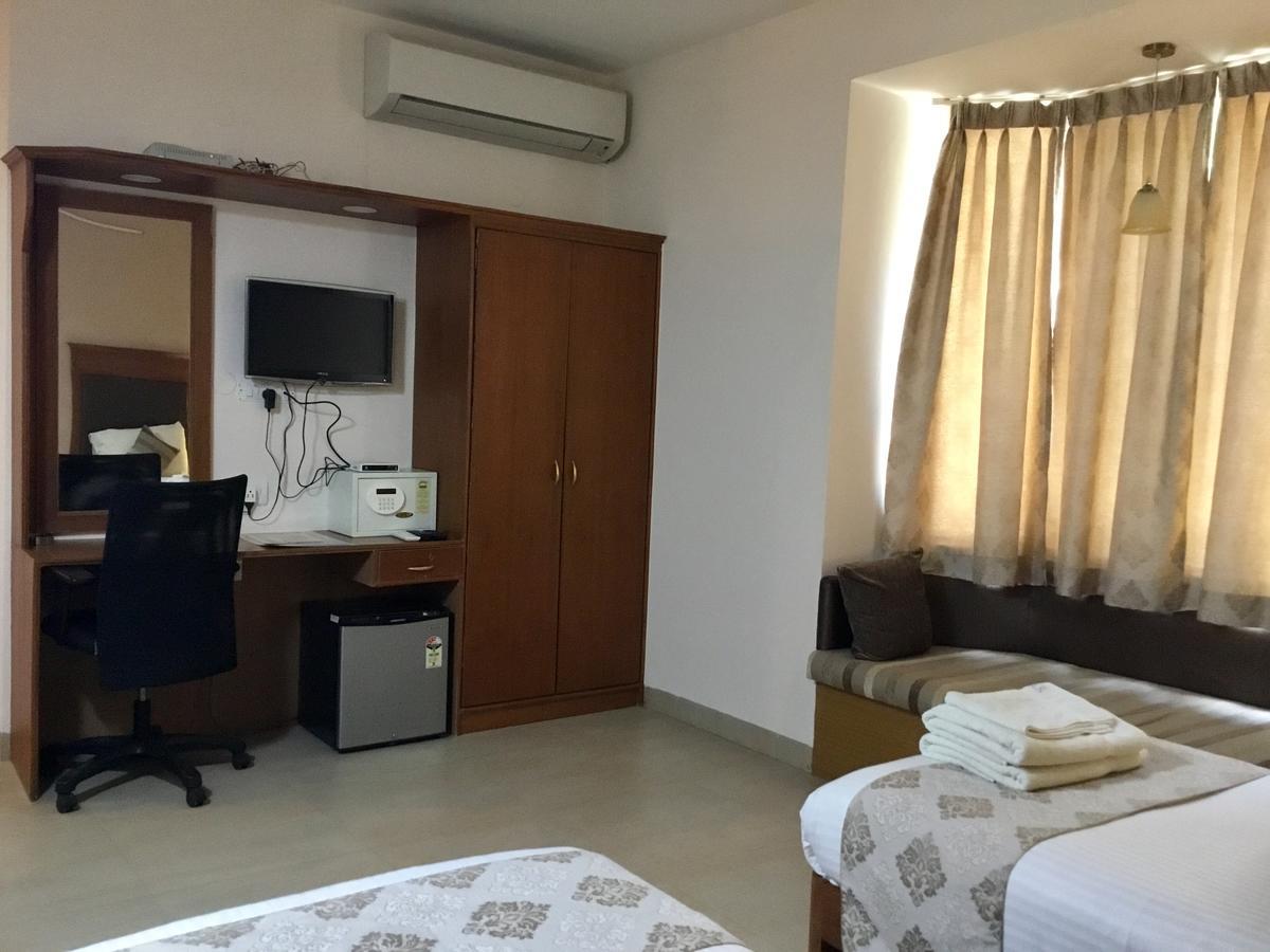 Hotel Sai Towers Puttaparthi Exterior foto