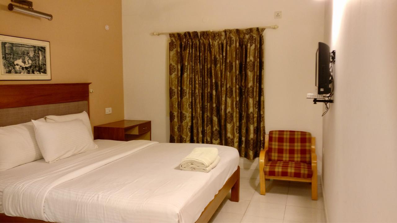 Hotel Sai Towers Puttaparthi Exterior foto