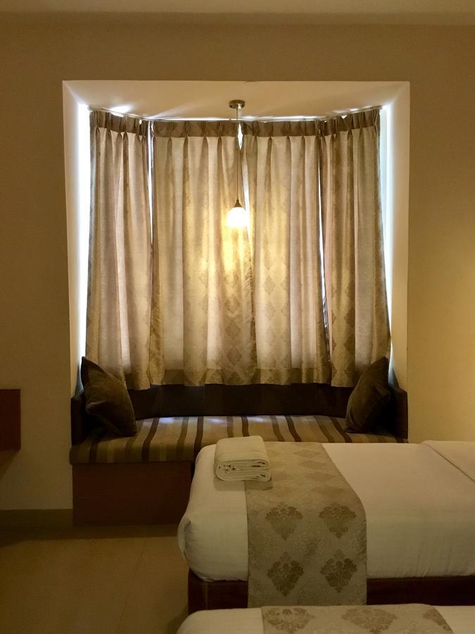 Hotel Sai Towers Puttaparthi Exterior foto
