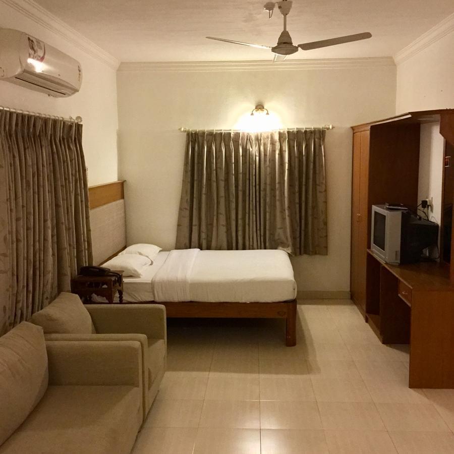 Hotel Sai Towers Puttaparthi Exterior foto