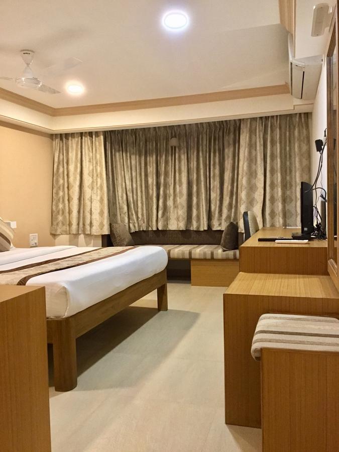 Hotel Sai Towers Puttaparthi Exterior foto